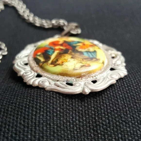Vintage renaissance Pendant Necklace - Picture 3 of 4